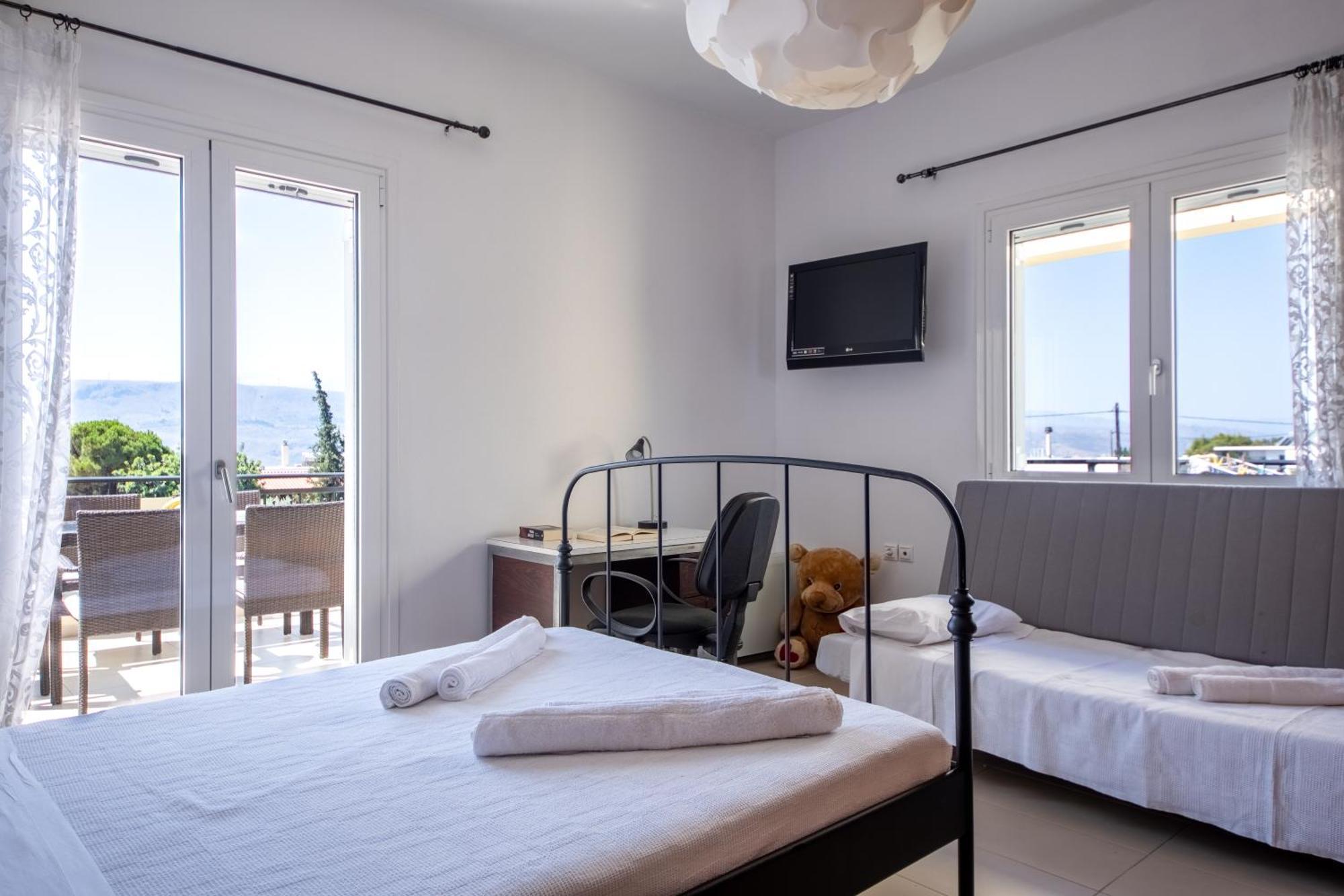 Souda Bay View With Private Pool Near Chania City Buitenkant foto