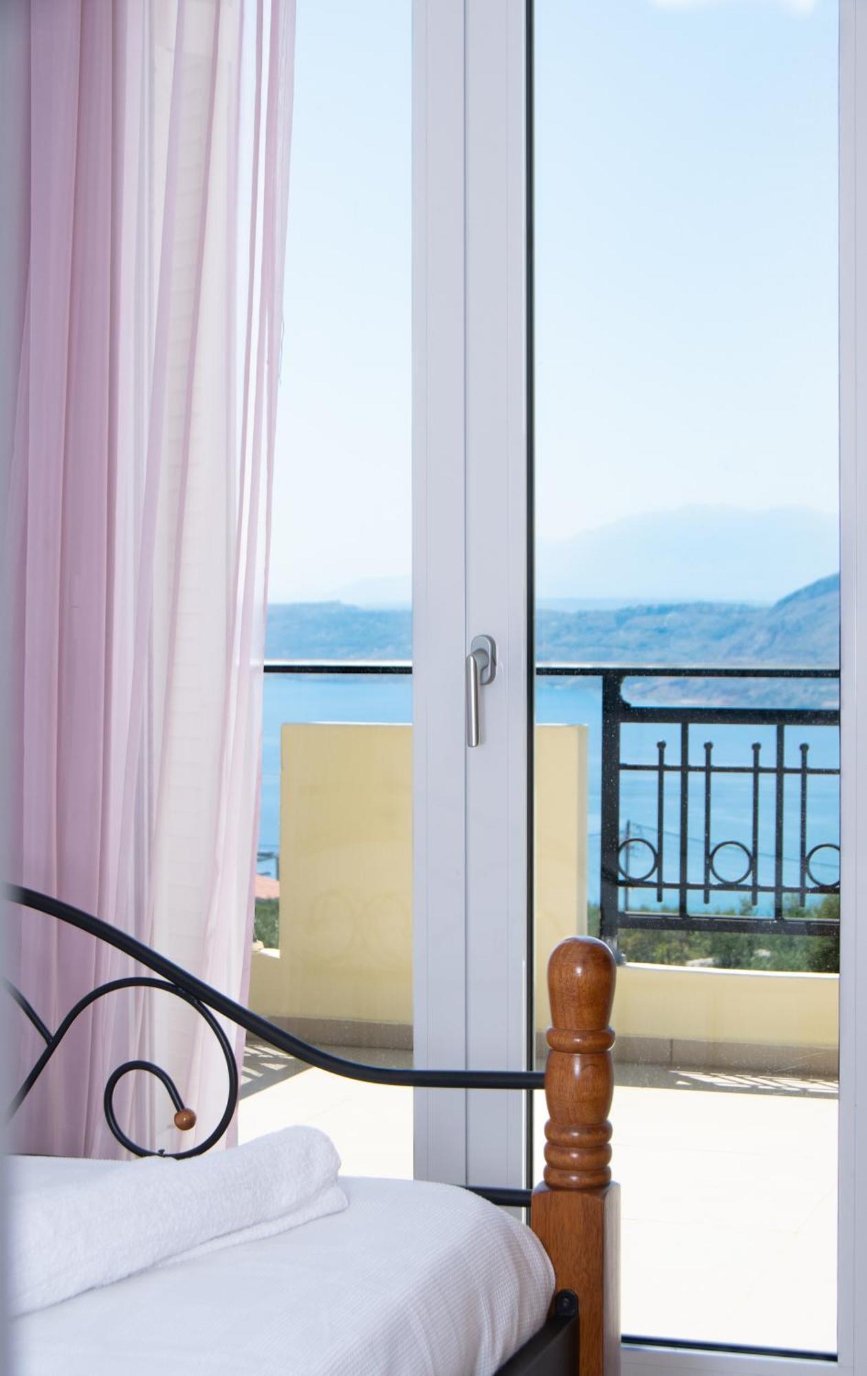 Souda Bay View With Private Pool Near Chania City Buitenkant foto